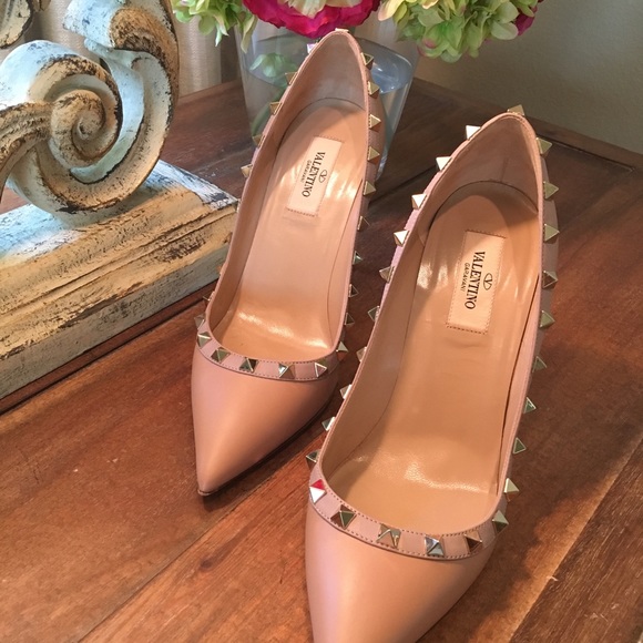 Valentino Rockstud Pumps - Picture 2 of 8